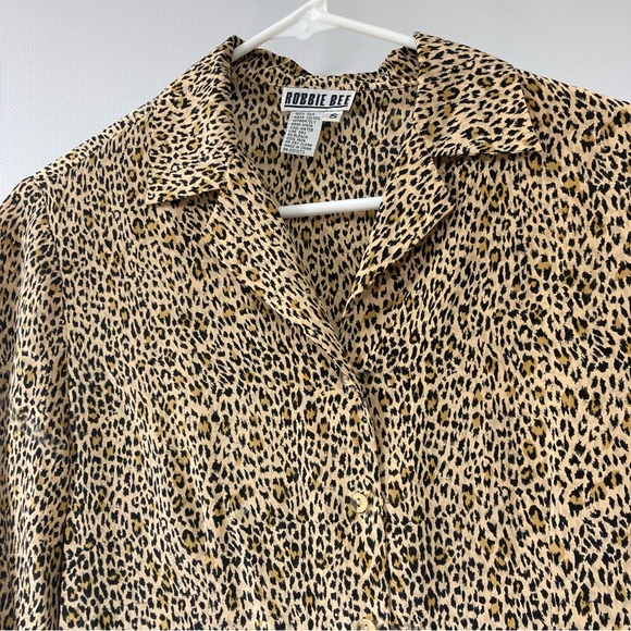Robbie Bee Leopard Print 100% Silk Button Down Womens Shirt Blouse Size S - Picture 3 of 5